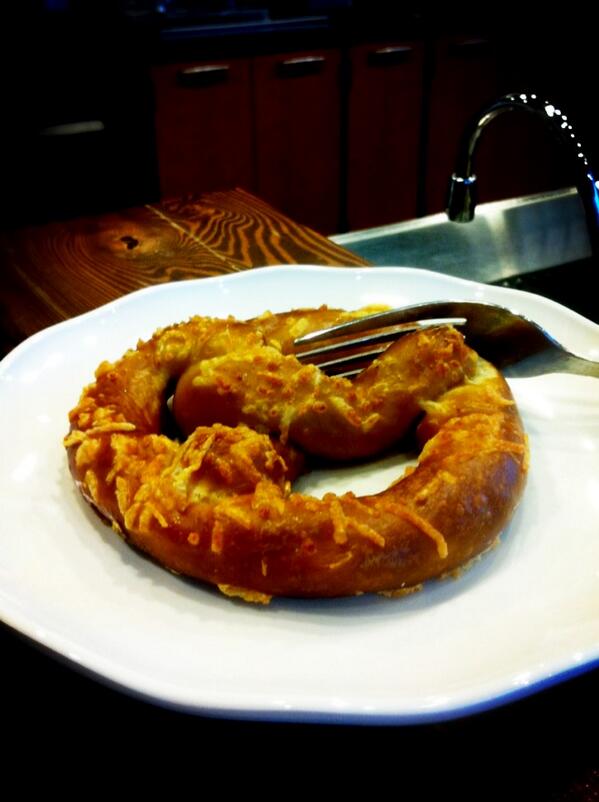 Starbucks4952's tweet photo. Try our new #Bavarian style #pretzels, available in Asiago &amp; Cheddar and Stoneground Dijon - delicious warmed! http://t.co/tvCYTSJaYq