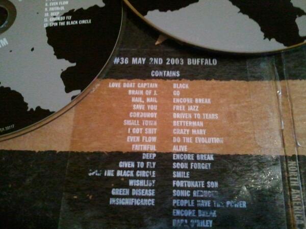 BoldFlavs's tweet image. Thursday marks the 10 year anniversary of one of my alltime Top 5  &amp;amp; my fav ever Pearl Jam Buffalo show. #DeepSet