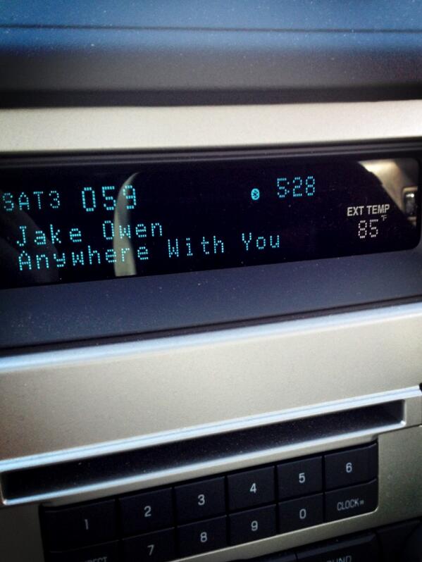 stephy_pal's tweet image. 85 degrees, blasting country:) #hellosummertime