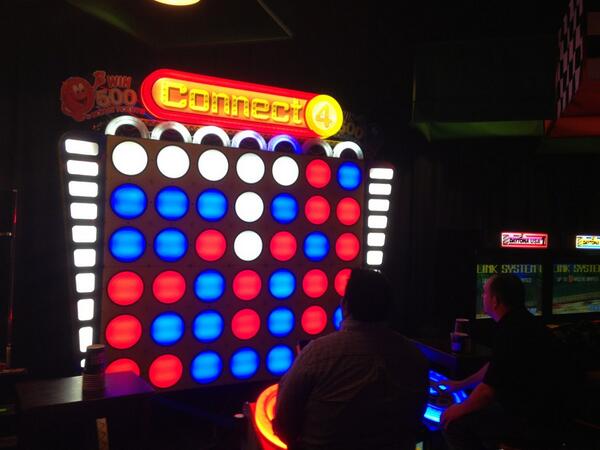 MMooner79's tweet photo. Biggest connect four........Customers loving it!  #chiefroadshow http://t.co/rguDbIBYRx