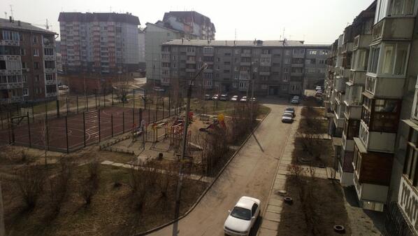 deSAD's tweet photo. За окном отличная погода #Irkutsk #Иркутск #пЕРвомай Ура! http://t.co/ncr2cV1kAi
