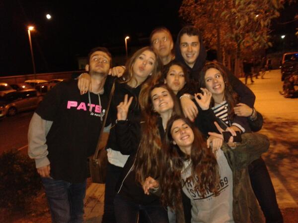 CarlaSelvaTriay's tweet photo. Del copeo, bona niiit la d'avui! @marionatintore @annadepj @aandrearubio @uriiiol_5 @MartiGC8 @xuufii18 @intrusa.. http://t.co/0bpNNRXhCo