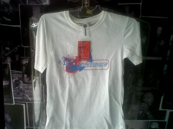 RANZIG_cloth's tweet photo. Ranzig #girlART http://t.co/sa6o09vZoN