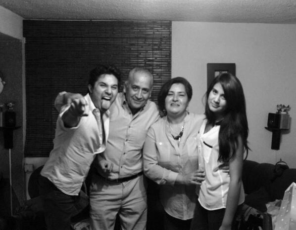MyBob's tweet photo. Terminando de festejar el día de Niño con la Family :):) http://t.co/zRvxTiL3fY