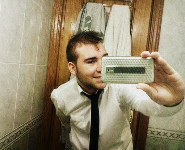 AsierGutierrez9's tweet image. Hora de lucir en mi propia pasarela. #PhotoOne #PosiblePhotoOrla