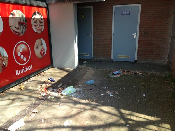 Wel leuk Koninginnedag in Bunnik. In Amsterdam wordt er tenminste nog opgeruimd