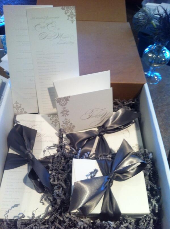 FloralRoots's tweet photo. So excited to share my box of treats!@Gwynethpaige amazing job...thanks Jillian and Jodi!!! http://t.co/D3KLp6HueW