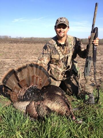 BoogerBottom's tweet photo. This IL turkey is at a George Jones concert right now scratching in some gold chufa fields! RIP http://t.co/zq7ZhSbVHh