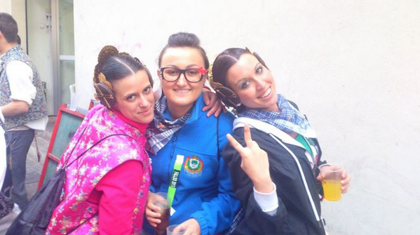 Reichelmas's tweet photo. Per la nostra fallera major q enguany heu va a tindre tot ueeeee!!! Jijiji @Majobp1 @andreiita_MG http://t.co/AoUaVa1tqR
