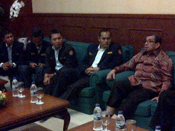 KT_Nasional's tweet photo. Stelah acara pmbukaan, diadakan acara dialog bersama mensos @salimsegaf dgn Peng. KT Nasional &amp; Prov #rakernaskessos http://t.co/H0sWI8LLq7
