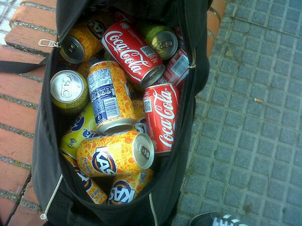 Francissph's tweet photo. Recompensaa del hotel jajajajajaja e o no ? @Charte96 http://t.co/lXS4bDjgUy