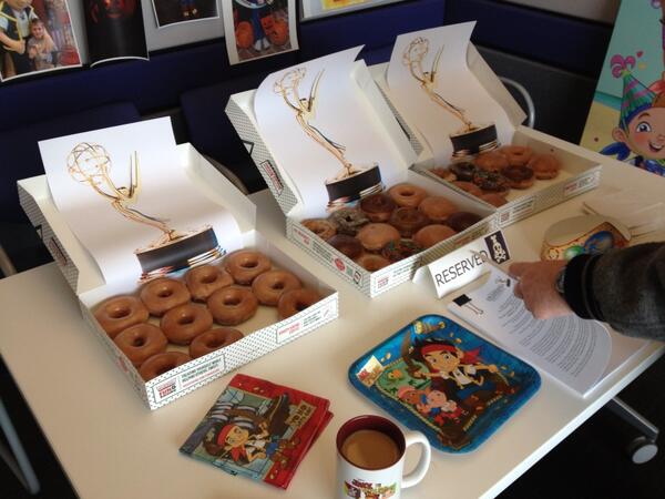 Swenlin's tweet image. Daytime Emmy Nom Nom #JNLP #JakeAndTheNeverLandPirates #Donuts