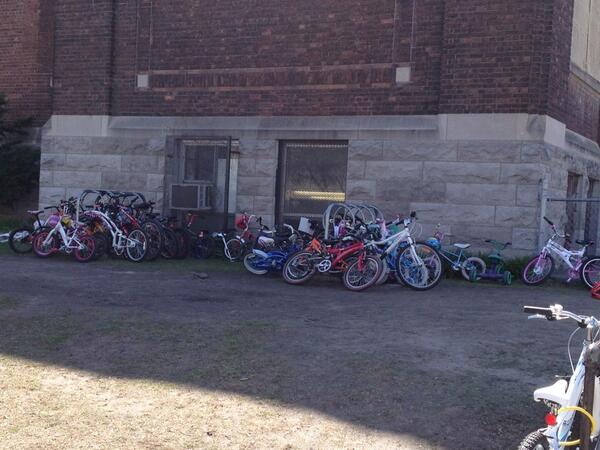 Overflowing bike parking at <a href="/DevonshireSC/">Devonshire School Co</a> today for the first day of after school bike club #kitchissippi #ottbike