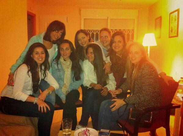 _Quhlc's tweet photo. Reencuentro con mis niñas! @Ayuso88Cristina @virgi_pr @sandra_parra1 @Anita_m88 @14Anams @lourdess89 @almudenalg http://t.co/3KNARYFCHN