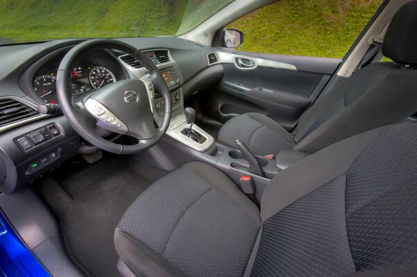 ToDriveWriters's tweet image. ToDrive reviews the Nissan Sentra. Lots of interior &amp;amp; trunk space in compact sedan. #Nissan bit.ly/103Blar