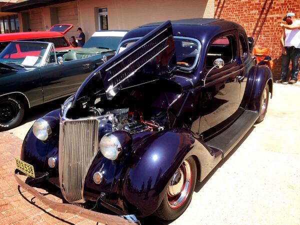 JeffAllenLive's tweet photo. Car Pics from Blue Ribbon Rally Great cause n great rides #theblueribbonrally #lubbock #TheCarChasers #flat12gallery http://t.co/AuJpVxeMc9