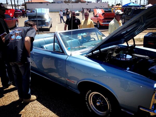 JeffAllenLive's tweet photo. Car Candy #blueribbonrally #flat12gallery #TheCarChasers #cars http://t.co/3cnRMpfuow