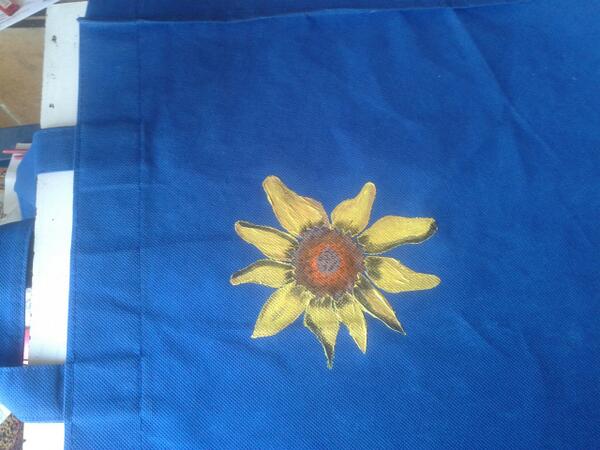 sckrots's tweet photo. trabajando un viaje k stencil http://t.co/093iyfZWRl