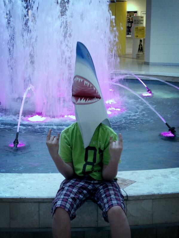 brick_master's tweet photo. #hanktheshark http://t.co/5ND13lDyoo