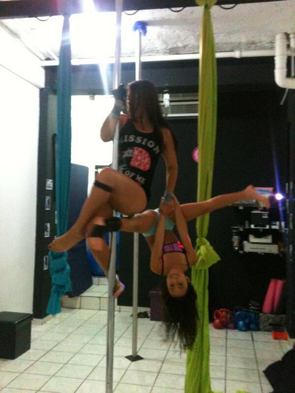 PoleFitMargarit's tweet photo. Pole Clases de Niñas http://t.co/3BVvLD0MtW