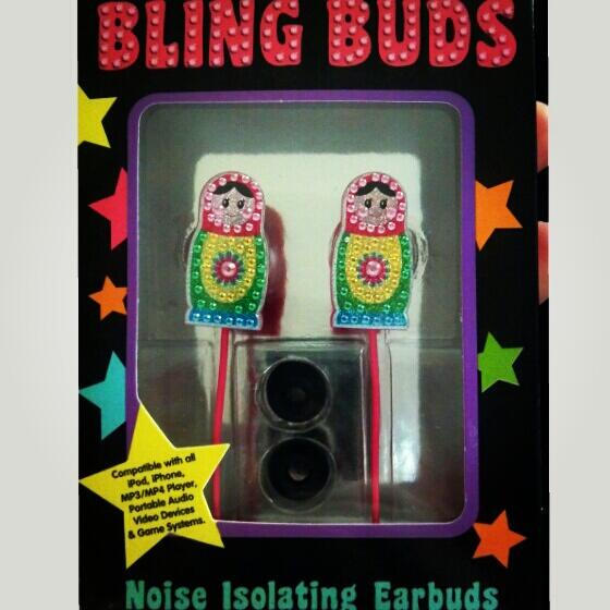 HelloFrontDesk's tweet image. Cleaning the lobby tonight &amp;amp; because it&apos;s slow i can try out my new headphones. #russian #ipod #cleaning #frontdesk