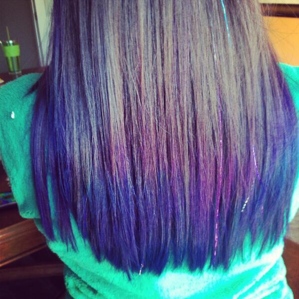 ShearxGenius's tweet photo. Purple and blue tips:) #pravana #hair http://t.co/OH9CjffVtH
