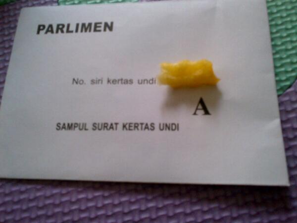 Ketelusan Twitter Search