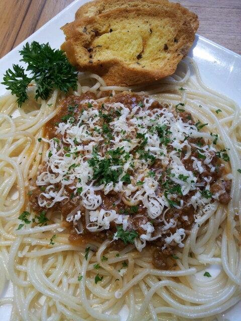 MTB Pasta Bolognaise for lunch will brighten up your hectic Thursday! :D