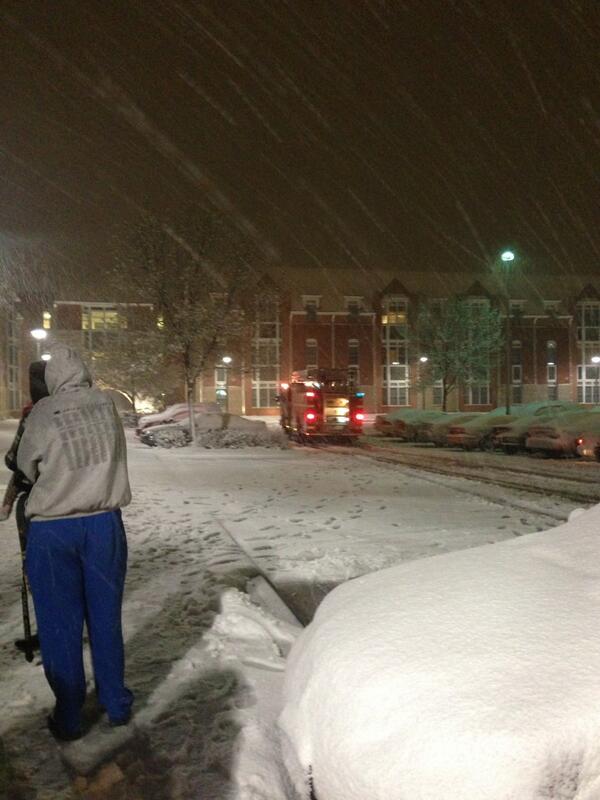 bigeitz's tweet image. Blizzard and fire alarm #midnight #learnhowtocook @Kristinv11 @KayaMo23