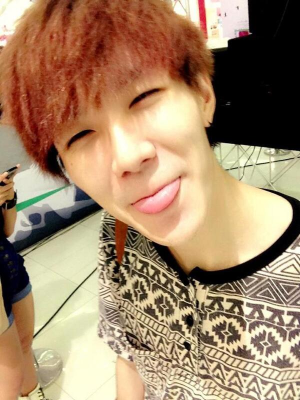 _evegmn's tweet image. ใครสั่งใครสอนให้ยิ้มแบบนี้ T/////////T ฆ่ากูเลยเถอะพี่เอ็มขราาา ~ #MilleniumBoy