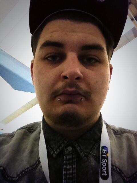 FreshHypeStore's tweet photo. Back at the day job... #NotHappy make it so fresh hype can be my day job people!! - Ellis http://t.co/1kTiOWX1iP