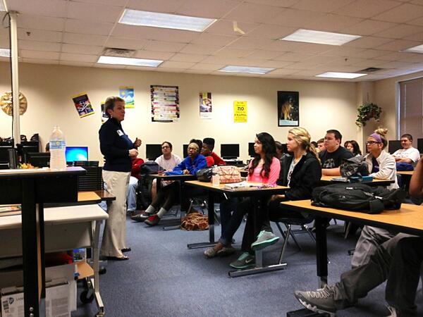 _Julie_Potts_'s tweet image. @DinaDwyerOwens presenting #CodeOfValues to a great group of kids @MidwayHigh
