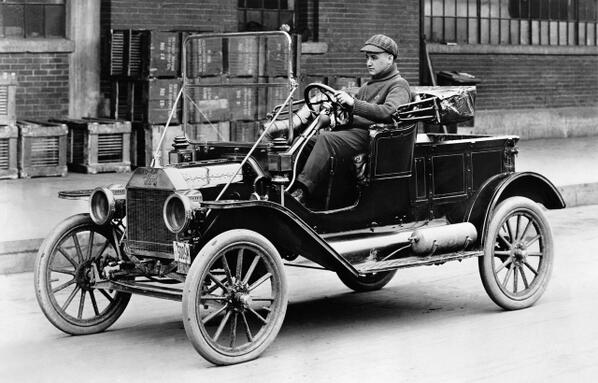 Nangor_Go's tweet photo. 4. Ford Tin Lizzie (1908) mobil pertama Ford lalu menginspirasi merek mobil lainnya utk trs berinvensi sampai skrg! http://t.co/5Ns1SmI9ij