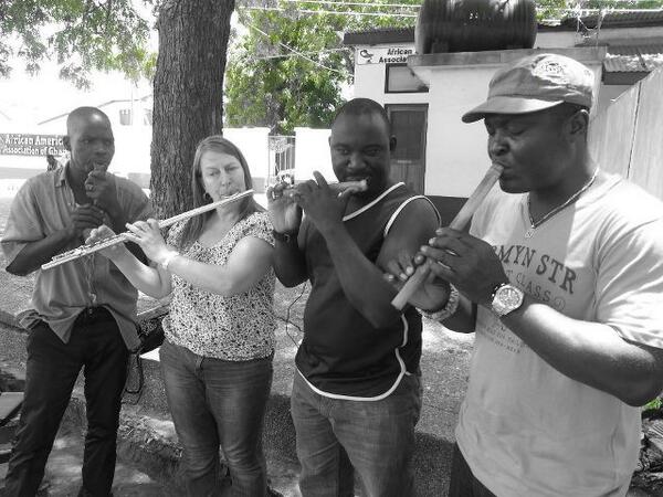 Traditional flutes meets western dwarsflute! Rehearsal time.