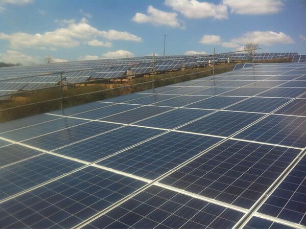 ElectranetSol's tweet photo. A 860kw solar site we have been involved in finished earlier this week! http://t.co/oNemrAqdq9