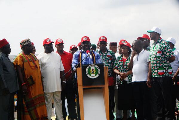 imghowerri's tweet photo. Governor okorocha with his aids http://t.co/L4k51xOMcE