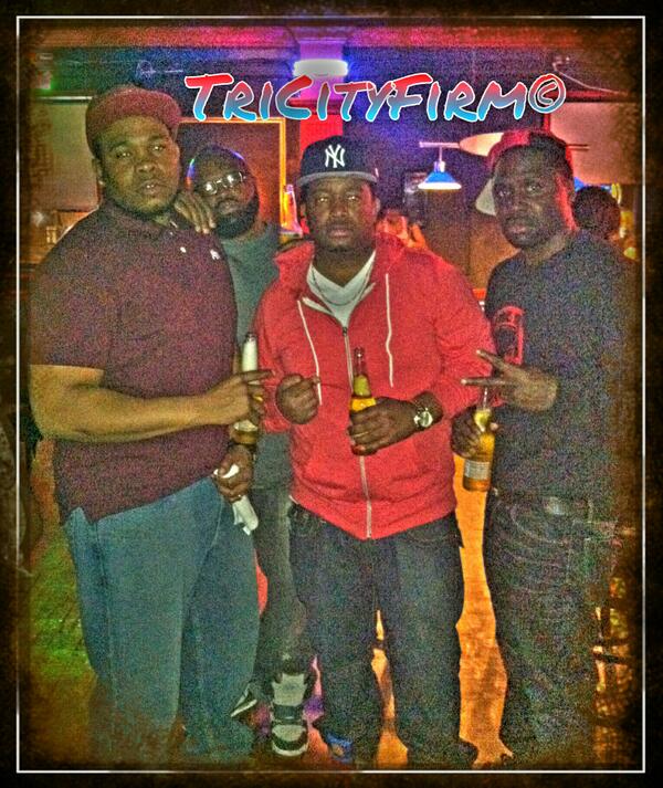 CATCHEMSTREETS's tweet image. @CatchemStreetz @85cutlass6 @videomizo &amp;amp; Bucky! #ThatCatchLife