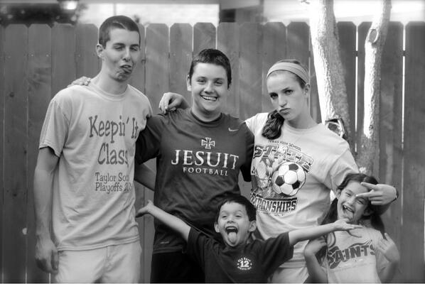 Smedley0's tweet photo. Love these kiddos. #crazecuzzieluv http://t.co/xeYR6tSUon