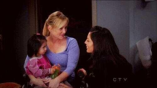 Arizona Robbins tweet media