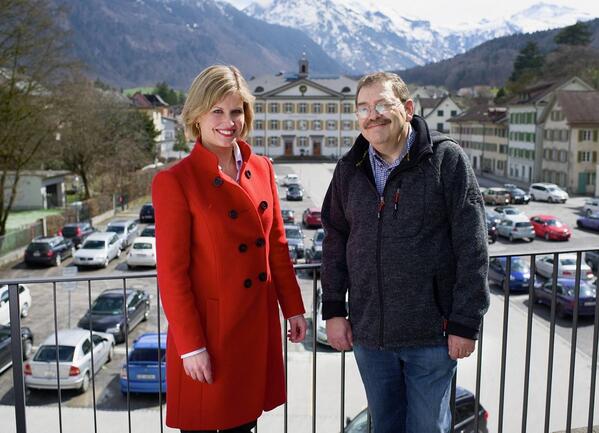 SabineDahinden's tweet image. Nach diesem Blinddate war er einverstanden, am Sonntag 5 Std. mit mir zu verbringen… Glarner Bertini #landsgemeinde