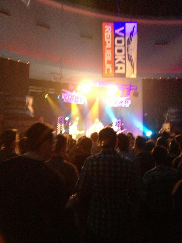 Edward_Chaplin_'s tweet image. Dog shit #loveableRouges