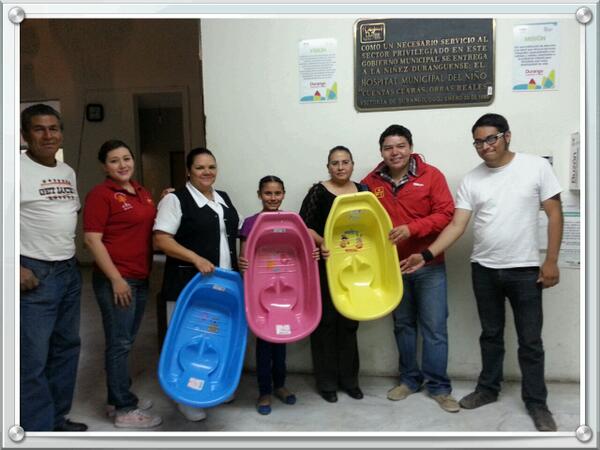 japrogresista's tweet photo. @ZujeyLunaH13 @jorgeanima @JorgeSalum Día del niño en el Hospital Mpl. Del Niño  #Durango @esme_gallegos http://t.co/fw0arzc37U