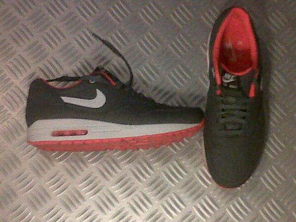 samwijsman's tweet photo. Nieuwe schoenen :) http://t.co/pe0RuXatoY
