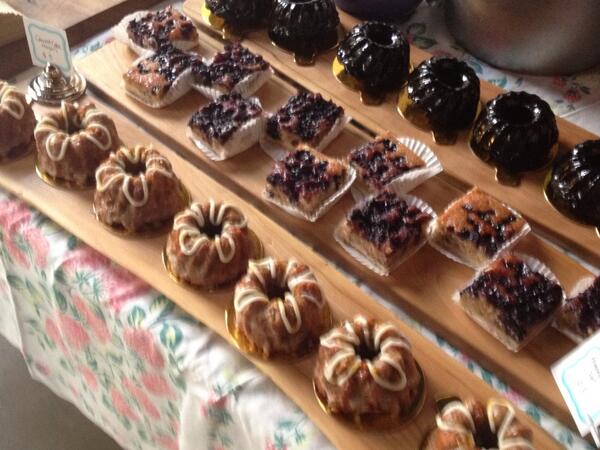 iamatso's tweet photo. Treats from the Dundas Park bake shop! Vegan carrot cake, wild blueberry almond tart, and chocolate brownie bundts! http://t.co/Fz6qIOmLRB