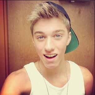 Look into my eyes, there's more to me then what it seems. Yea, I love you.