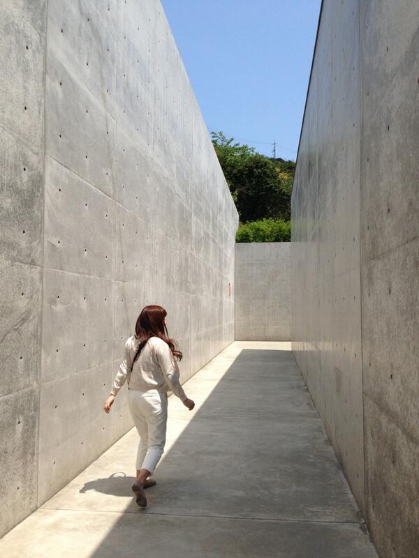 may_u21's tweet photo. むちゃんと直島。このうえない幸せ。 http://t.co/iGSJtB9VZQ