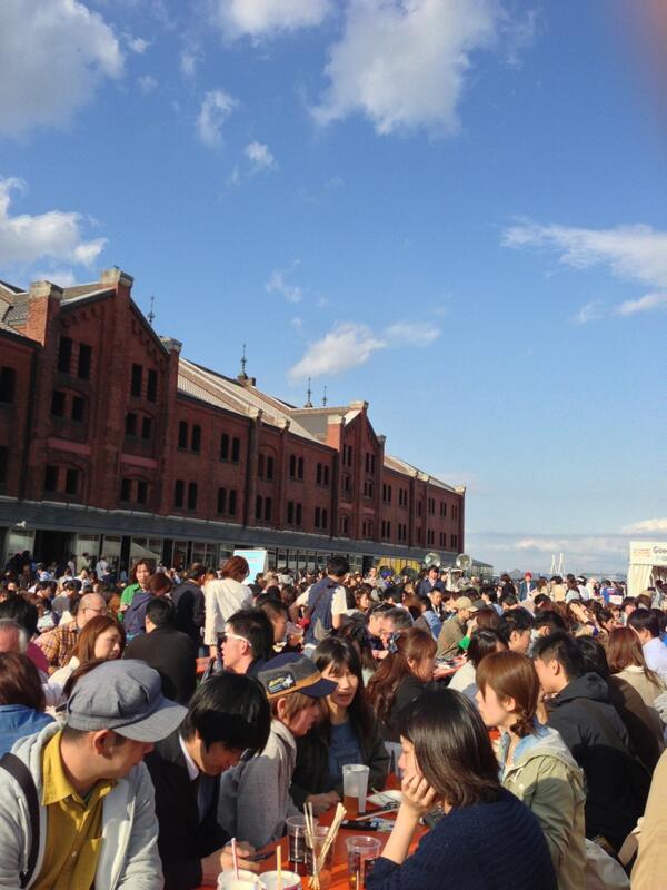 kaorukoz's tweet photo. ビール飲めないのに、ビールのお祭り(=´∀｀)人(´∀｀=) @横浜赤レンガ http://t.co/Kud3tY0n6G