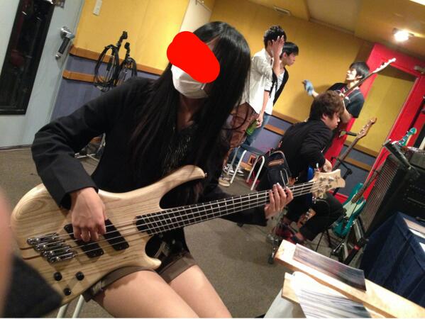 おつぽん 車と投資系youtuber A Twitter Sagoのファンドフレットベースを弾いてみた 思ってたより弾きやすかった 違和感あまりない テンションが均一なのってすごくいいな ﾉそしてめっちゃ好みの音だったww Http T Co J0fb21coxe