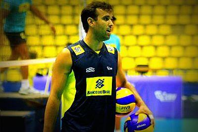 volei's tweet photo. #PARABÉNS Hoje é o Aniversário do Campeão Mundial Mário Júnior! http://t.co/MH9CJPBHnh