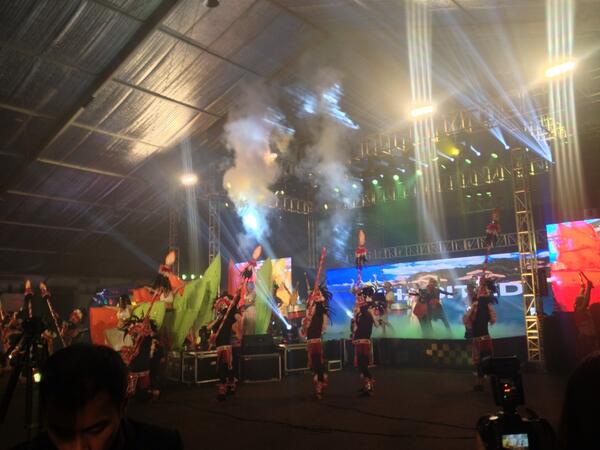 UNOmag's tweet image. Spectacular opening for @Lotus_F1Team #manila #speedshow